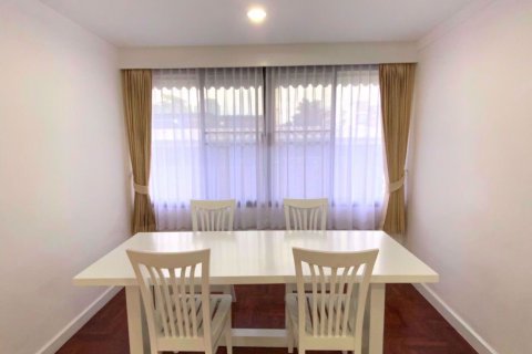 Condominio de 2 dormitorios en Watthana, Bangkok, Tailandia № 76225 - foto 3