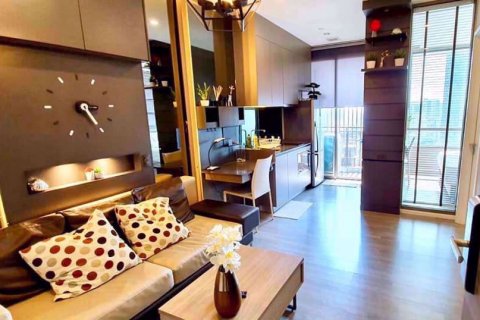 Condo in Khlong Toei, Bangkok, Thailand, 1 bedroom № 76229 - photo 2