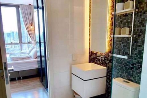 Condo in Khlong Toei, Bangkok, Thailand, 1 bedroom № 76229 - photo 7