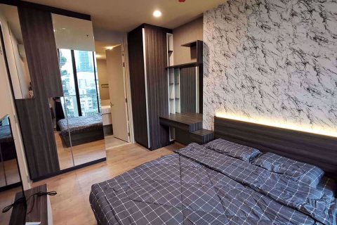 Condominio de 1 dormitorio en Watthana, Bangkok, Tailandia № 77017 - foto 9