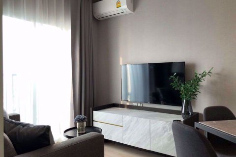 Condominio de 2 dormitorios en Huai Khwang, Bangkok, Tailandia № 77018 - foto 3