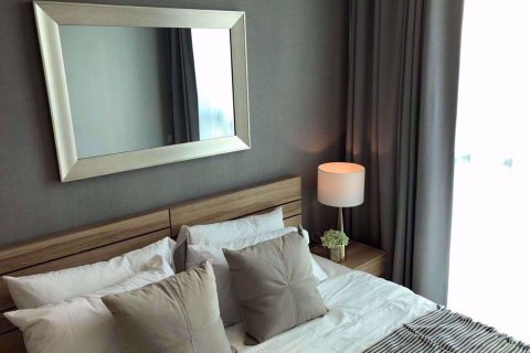 Condominio de 2 dormitorios en Huai Khwang, Bangkok, Tailandia № 77018 - foto 6