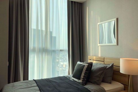 Condominio de 2 dormitorios en Huai Khwang, Bangkok, Tailandia № 77018 - foto 8