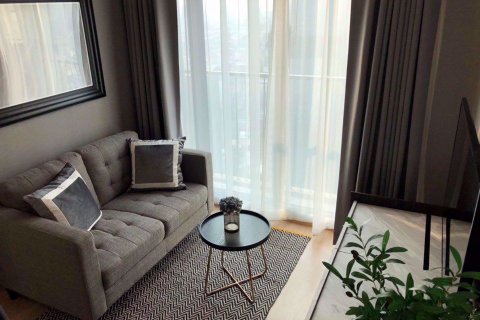 Condominio de 2 dormitorios en Huai Khwang, Bangkok, Tailandia № 77018 - foto 2