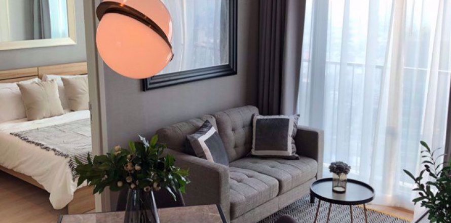 Condominio de 2 dormitorios en Huai Khwang, Bangkok, Tailandia № 77018