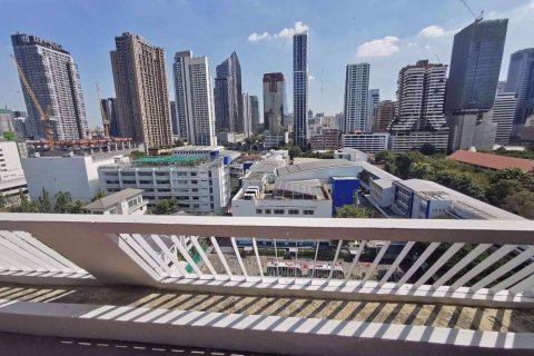 Condo in Watthana, Bangkok, Thailand, 3 bedrooms  № 77020 - photo 11