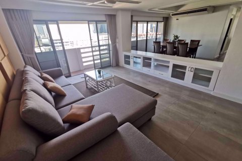 Condo in Watthana, Bangkok, Thailand, 3 bedrooms  № 77020 - photo 2
