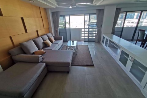 Condo in Watthana, Bangkok, Thailand, 3 bedrooms № 77020