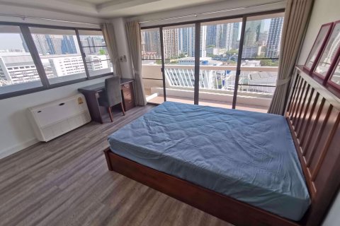 Condo in Watthana, Bangkok, Thailand, 3 bedrooms  № 77020 - photo 12