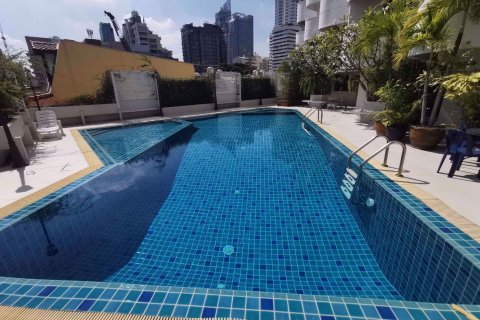 Condo in Watthana, Bangkok, Thailand, 3 bedrooms  № 77020 - photo 21