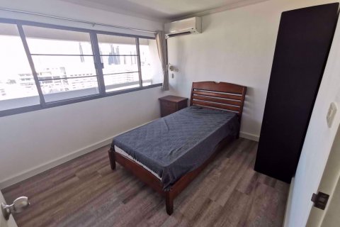 Condo in Watthana, Bangkok, Thailand, 3 bedrooms  № 77020 - photo 16