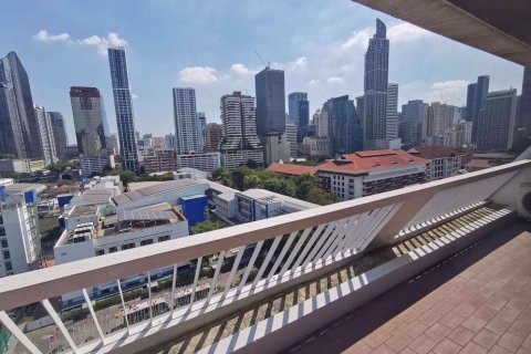 Condo in Watthana, Bangkok, Thailand, 3 bedrooms  № 77020 - photo 14