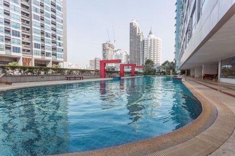Estudio en el condominio en Watthana, Bangkok, Tailandia № 77022 - foto 16