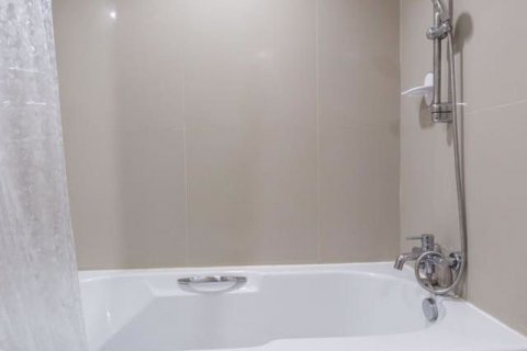 Estudio en el condominio en Watthana, Bangkok, Tailandia № 77022 - foto 12