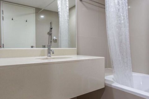 Estudio en el condominio en Watthana, Bangkok, Tailandia № 77022 - foto 13
