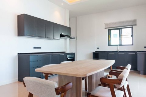 Chalet de 4 dormitorios en Hua Hin, Tailandia № 124557 - foto 9