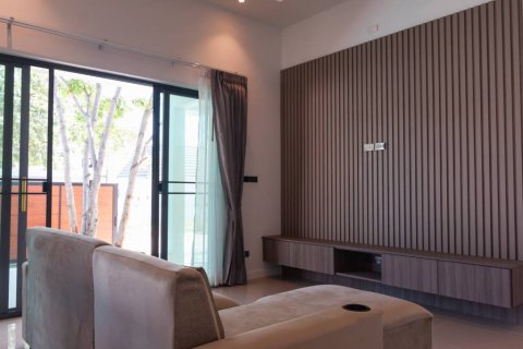 Chalet de 4 dormitorios en Hua Hin, Tailandia № 124557 - foto 4