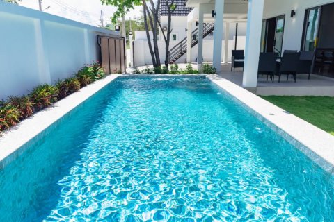 Chalet de 4 dormitorios en Hua Hin, Tailandia № 124557 - foto 2