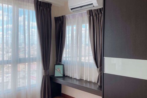 Condominio de 1 dormitorio en Huai Khwang, Bangkok, Tailandia № 76422 - foto 5