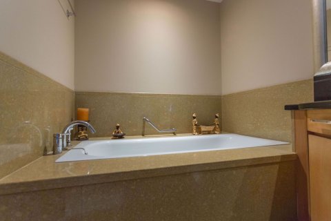 Condo in Sathon, Bangkok, Thailand, 2 bedrooms № 76580 - photo 21