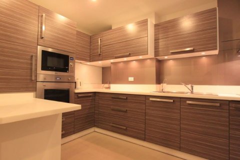 Condominio de 2 dormitorios en Watthana, Bangkok, Tailandia № 76425 - foto 2