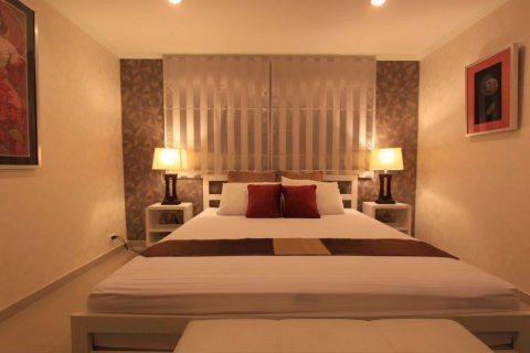 Condominio de 2 dormitorios en Watthana, Bangkok, Tailandia № 76425 - foto 5