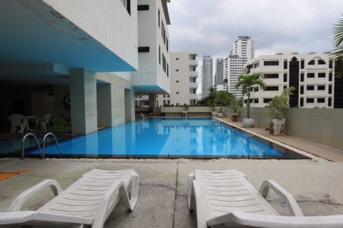 Condominio de 2 dormitorios en Watthana, Bangkok, Tailandia № 76425 - foto 6