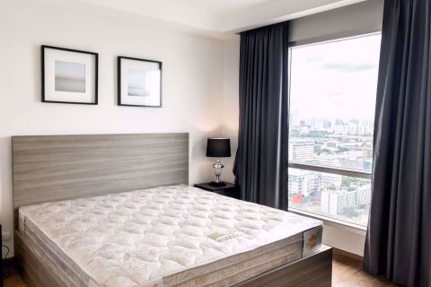 Condominio de 2 dormitorios en Huai Khwang, Bangkok, Tailandia № 76423 - foto 6