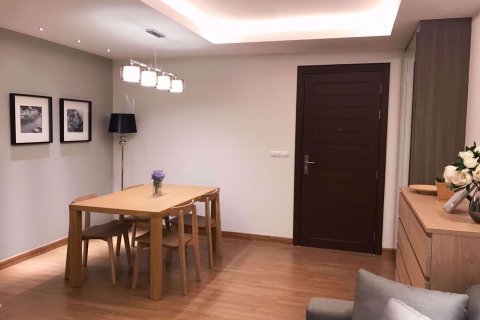 Condominio de 2 dormitorios en Huai Khwang, Bangkok, Tailandia № 76423 - foto 4