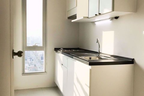 Condominio de 2 dormitorios en Huai Khwang, Bangkok, Tailandia № 76423 - foto 5