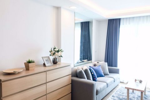 Condominio de 2 dormitorios en Huai Khwang, Bangkok, Tailandia № 76423