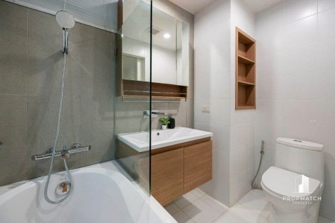 Condominio de 2 dormitorios en Khlong Toei, Bangkok, Tailandia № 132261 - foto 9