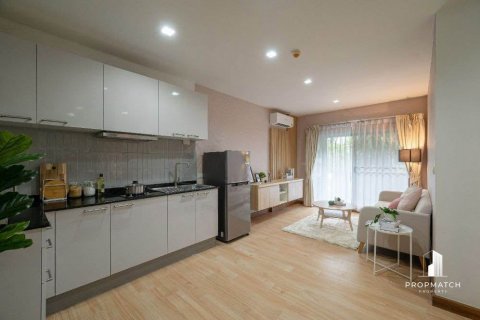 Condominio de 2 dormitorios en Khlong Toei, Bangkok, Tailandia № 132261 - foto 3