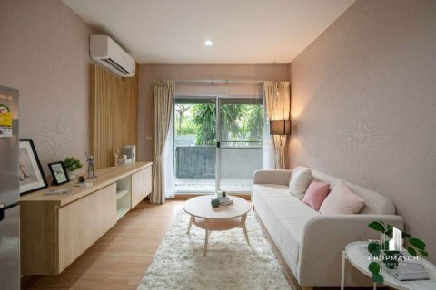 Condominio de 2 dormitorios en Khlong Toei, Bangkok, Tailandia № 132261
