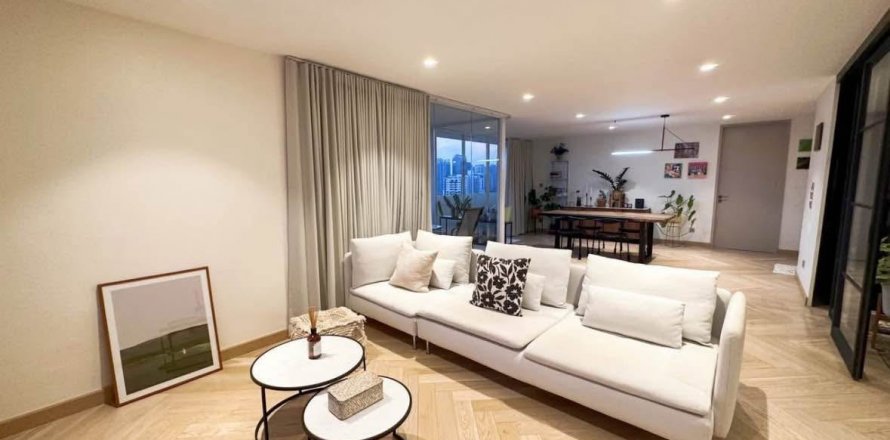 Condominio de 2 dormitorios en Watthana, Bangkok, Tailandia № 132262