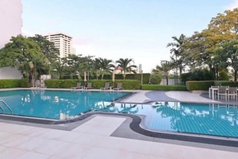Condominio de 2 dormitorios en Watthana, Bangkok, Tailandia № 132262 - foto 9