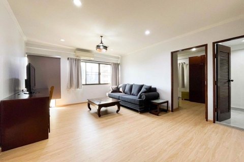 Condominio de 2 dormitorios en Khlong Toei, Bangkok, Tailandia № 79539 - foto 2