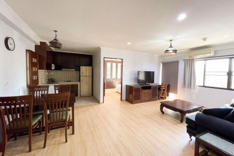Condominio de 2 dormitorios en Khlong Toei, Bangkok, Tailandia № 79539 - foto 3