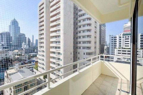 Condominio de 2 dormitorios en Khlong Toei, Bangkok, Tailandia № 79539 - foto 10