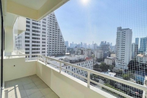 Condominio de 2 dormitorios en Khlong Toei, Bangkok, Tailandia № 79539 - foto 9