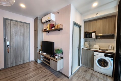 Condominio de 1 dormitorio en Bang Na, Bangkok, Tailandia № 79537 - foto 2