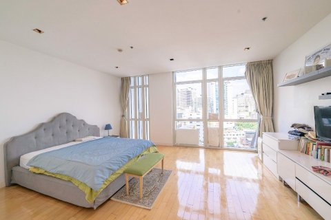 Condo in Pathum Wan, Bangkok, Thailand, 3 bedrooms  № 79536 - photo 13