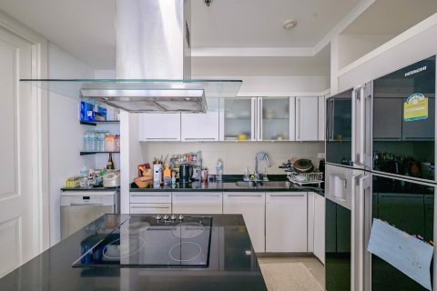 Condo in Pathum Wan, Bangkok, Thailand, 3 bedrooms  № 79536 - photo 9