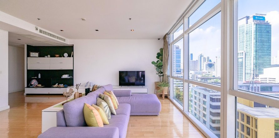 Condo in Pathum Wan, Bangkok, Thailand, 3 bedrooms  № 79536