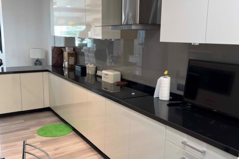 Condominio de 3 dormitorios en Sathon, Bangkok, Tailandia № 79535 - foto 24