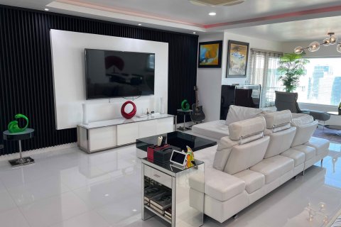 Condominio de 3 dormitorios en Sathon, Bangkok, Tailandia № 79535 - foto 3