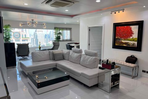 Condominio de 3 dormitorios en Sathon, Bangkok, Tailandia № 79535