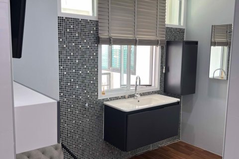Condominio de 3 dormitorios en Sathon, Bangkok, Tailandia № 79535 - foto 20