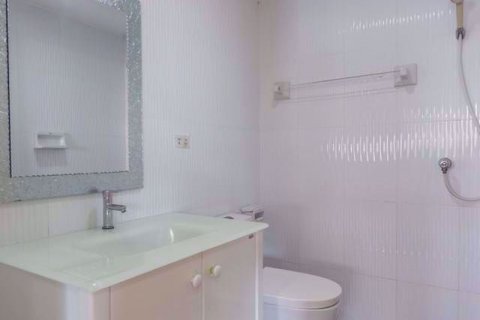 Condo in Watthana, Bangkok, Thailand, 3 bedrooms № 77033 - photo 9