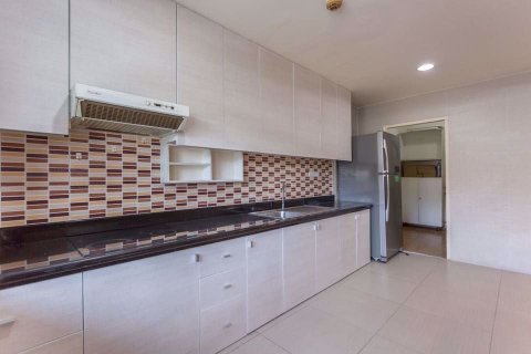 Condo in Watthana, Bangkok, Thailand, 3 bedrooms № 77033 - photo 7